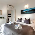 Alamanni Apartment By Mamo Florence